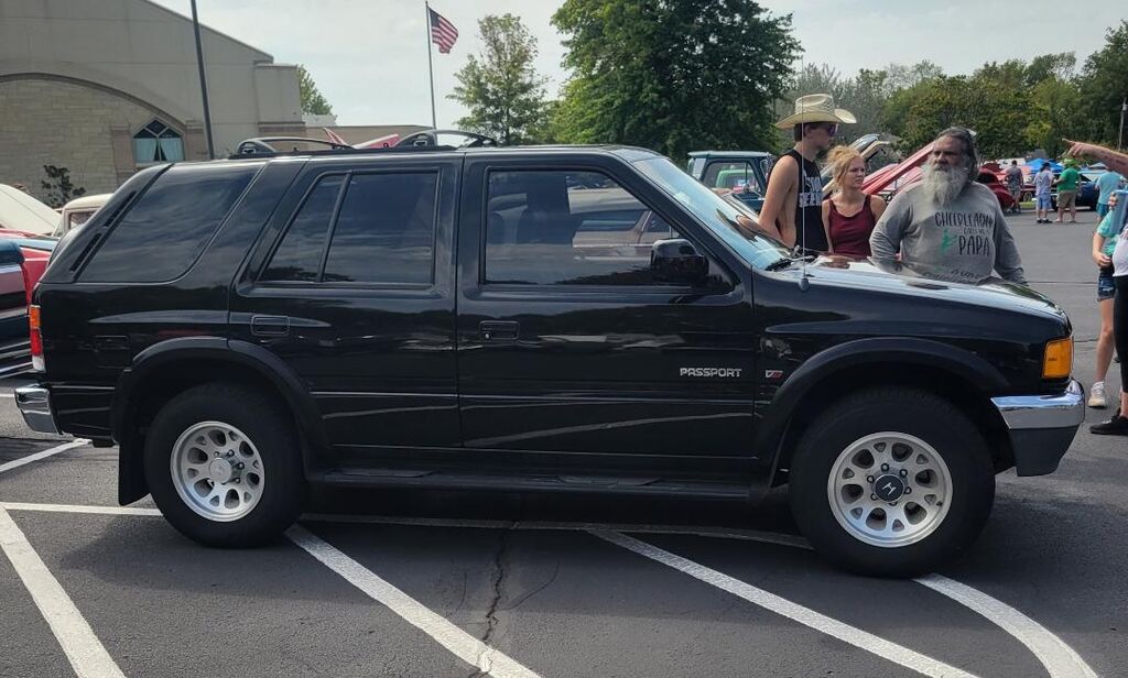 Frank & Kimberly Provenzano - 1995 Honda Passport