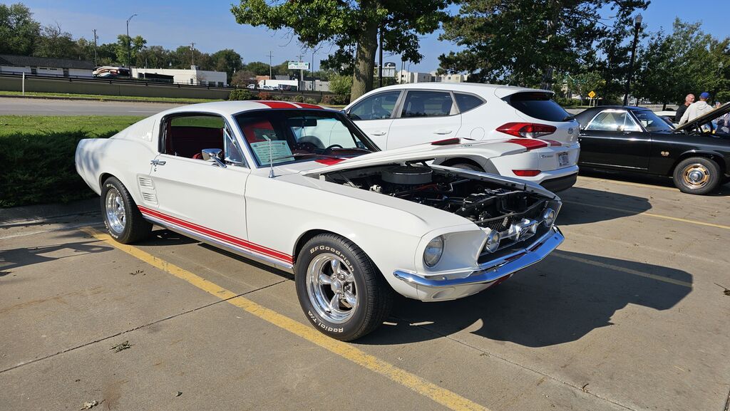 David & Beth Oliphant - 1967 Mustang Fastback
