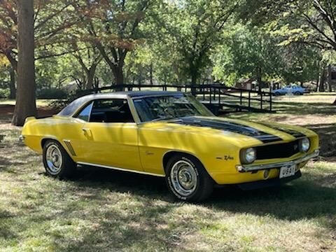 Larry & Shauna Claycomb - 1969 Z28 Camaro